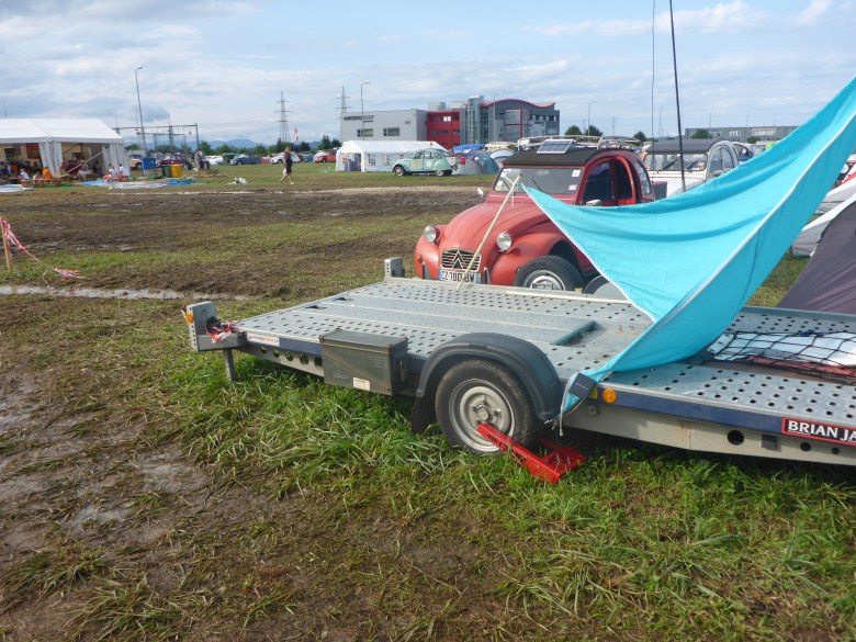 Mänliche Tupperware = Ammunition box